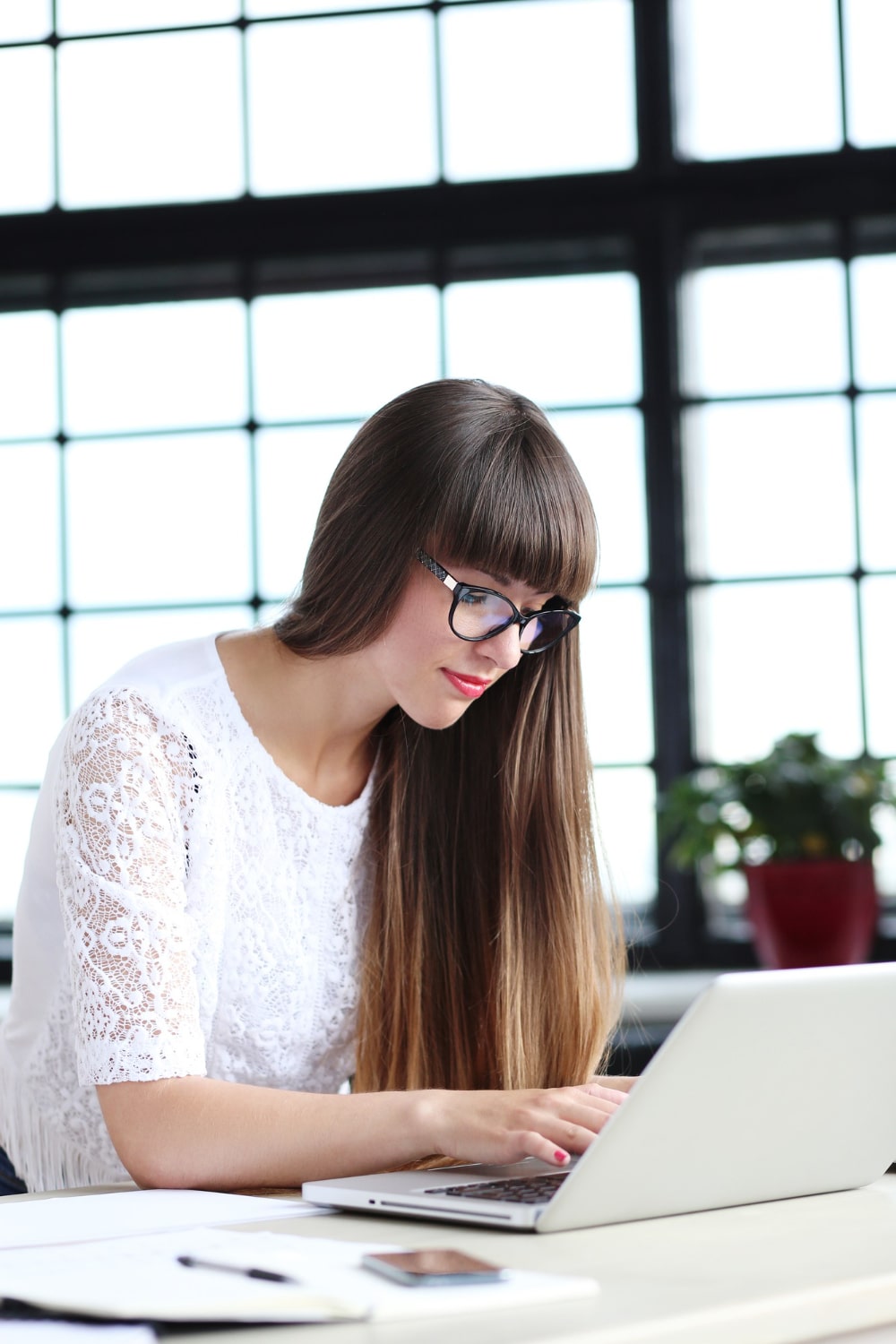 woman-working-office-min